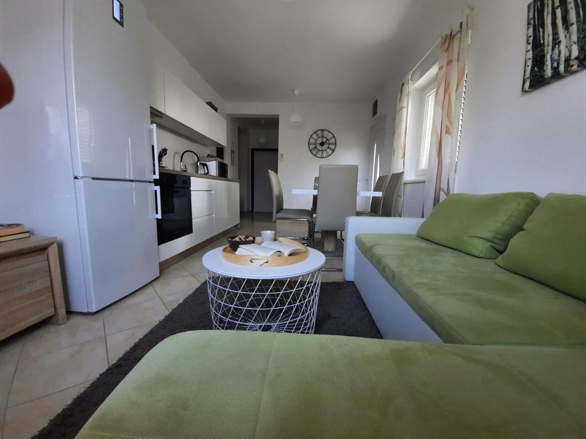 Apartments Adrijana Malinska Exteriér fotografie